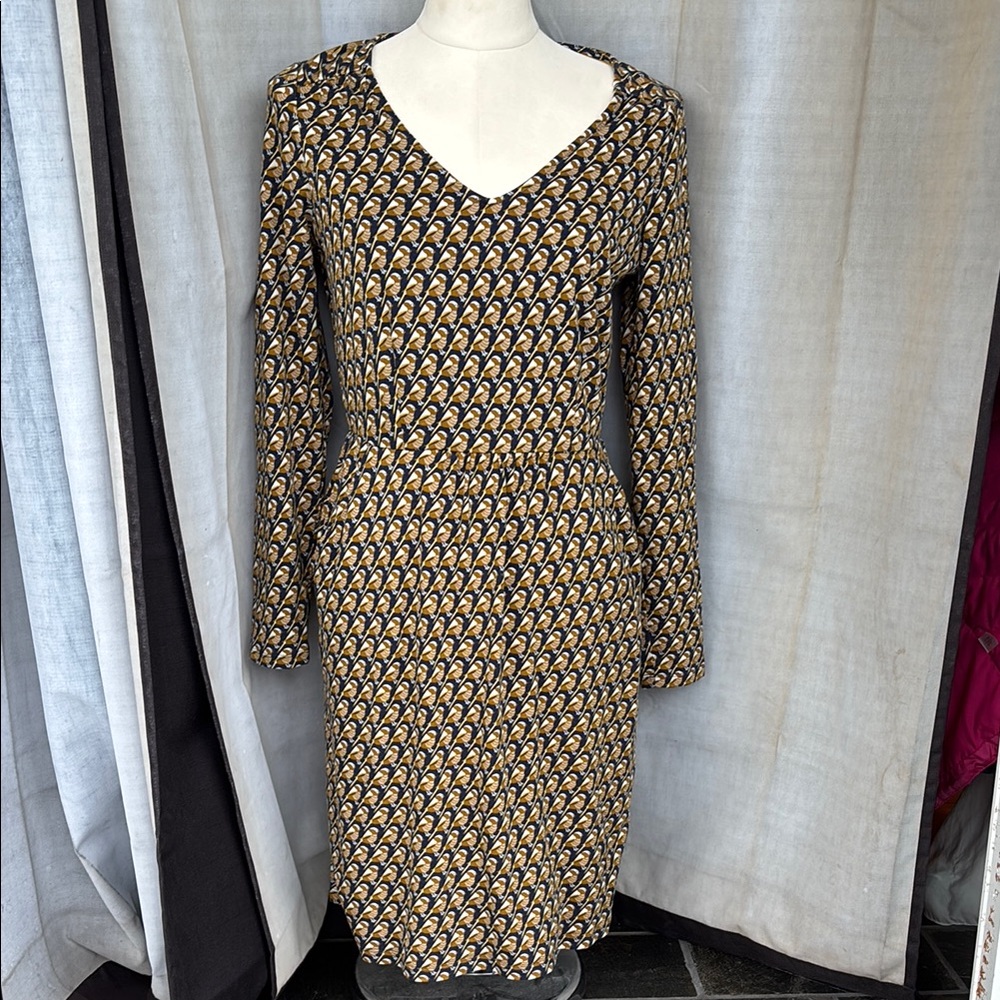 Boden Tan and Cream Sheath Dress Long Sleeve V-Neck